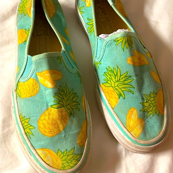 Pineapple slip on keds - Picture 2 of 2
